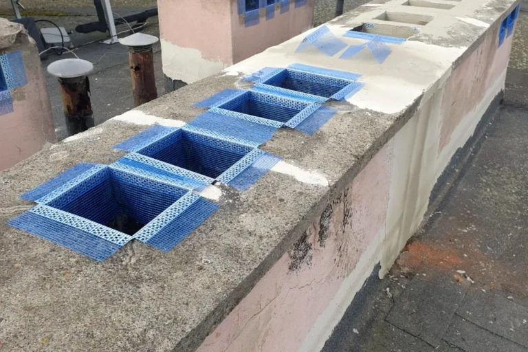 Naprawa kominów - przygotowanie dachu pod hydroizolację